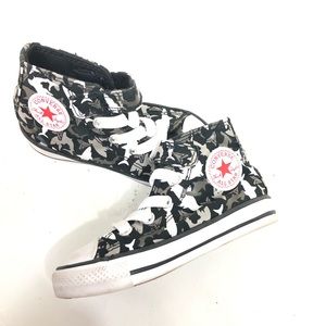 Converse Baby Shark High Top Sneaker US 6